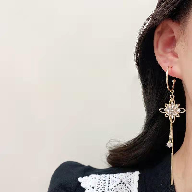 🔥 OFERTA EXCLUSIVA | Blossom™ Aretes de Flor de Circonia con Pompones